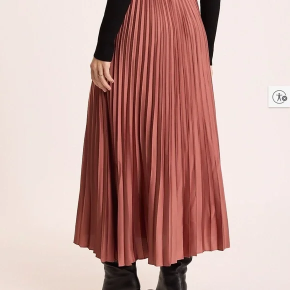Elegant A-Line Brown Pleated Skirt - Picture 2 of 3